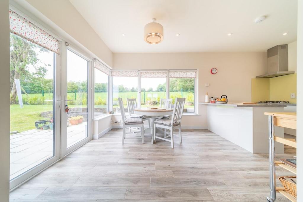 2 Bed Waterfront Property - Close To Courtmacsherry 코크 외부 사진